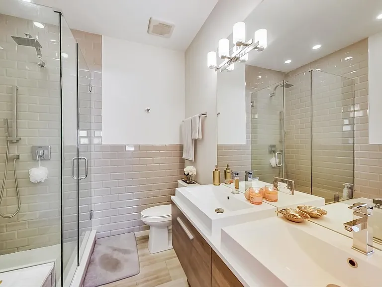 2532 W Irving Park Rd #2E — Photo 7