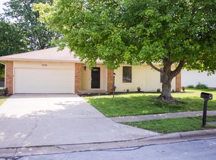 2236 S Nettleton Ave, Springfield, MO 65807