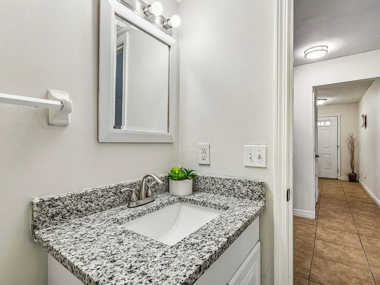 3270 Gurtis Dr — Photo 18