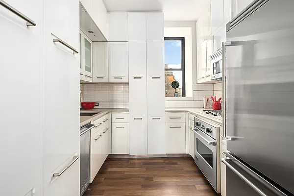 Sold by Compass | media 4