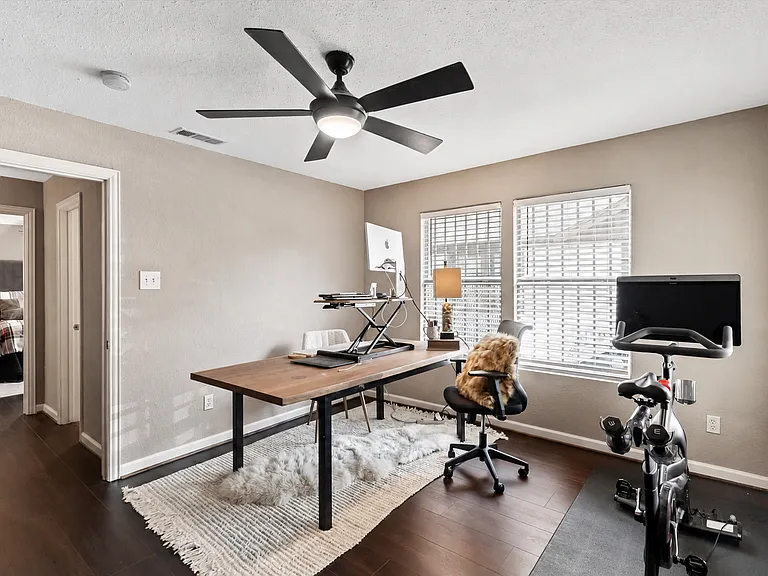 1130 S Montreal Ave — Photo 17