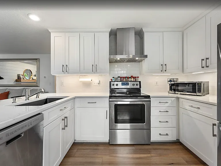 13338 SW Shore Dr — Photo 36