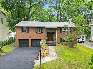 975 Highland Ave, Rochester, NY 14620