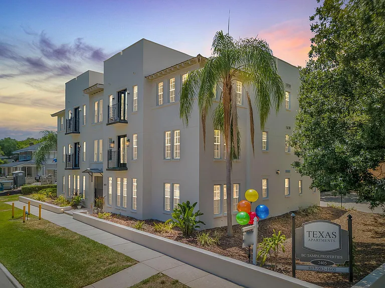 2405 W Texas Ave #4 — Photo 32