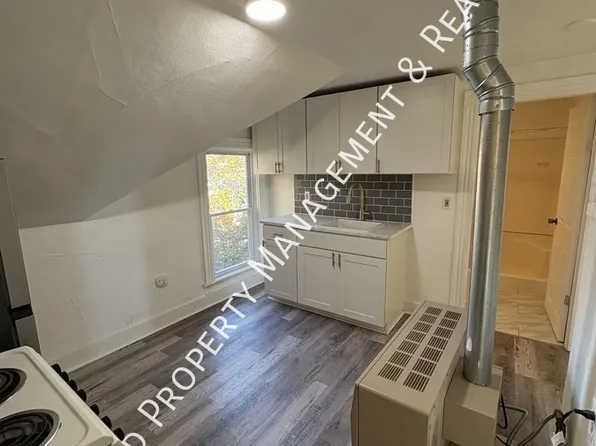 27 Montcalm St #3, Woonsocket, RI 02895