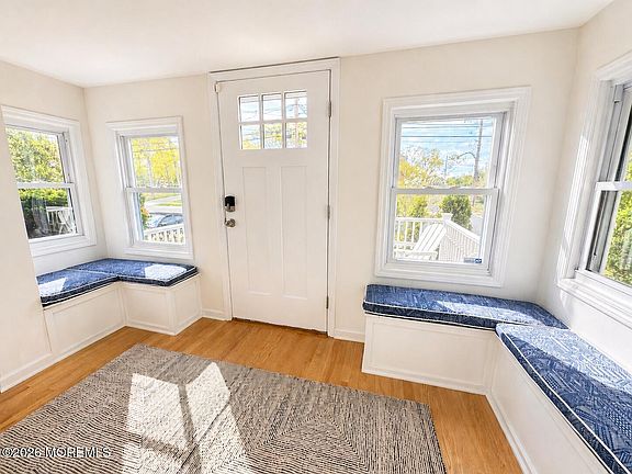 3rd image of 561 Monmouth Ave