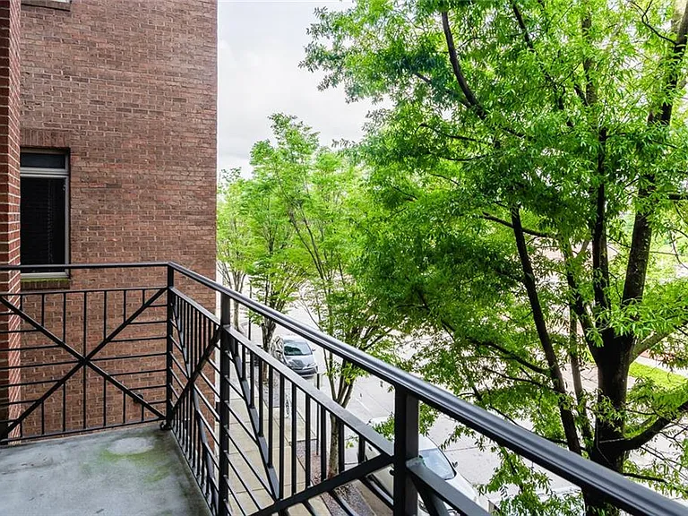 333 Nelson St SW #201 — Photo 17