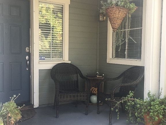2nd image of 1016 Leake Cir