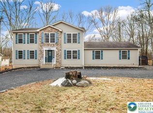 4938 Pine Ridge Dr W, Bushkill, PA 18324
