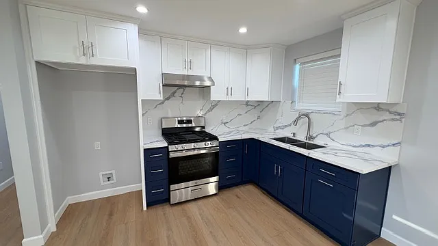 2638 N Frederic St #201 — Photo 16