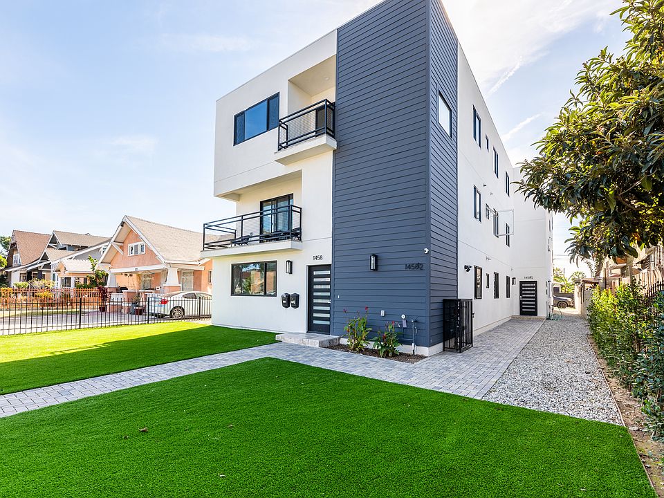 Community at 1458 w37th Pl