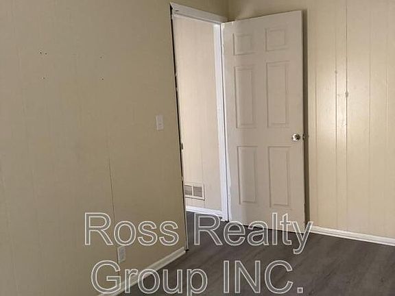 5th image of 1420 Addington Rd