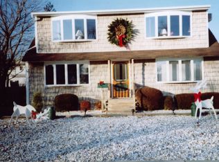 96 Willfred Blvd, Hicksville, NY 11801