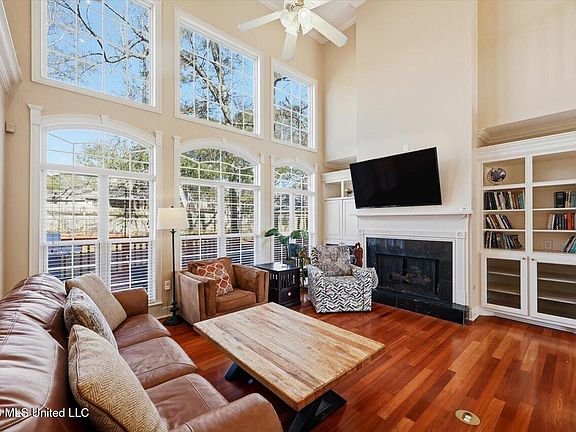 4th image of 104 Merlot Cv