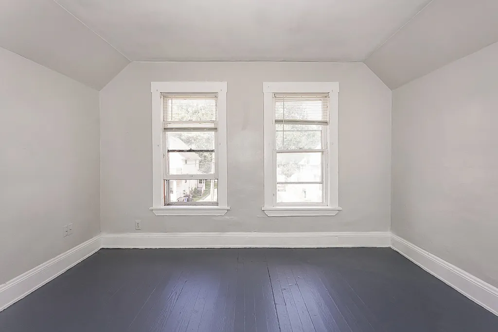 1 bed, 900 sqft, $799 — Photo 1