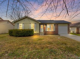 1402 Heritage Dr, Canton, MI 48188