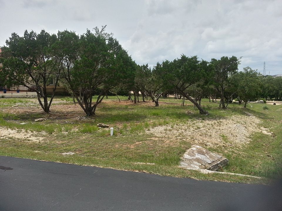 Front -Autumn Oaks Dr.