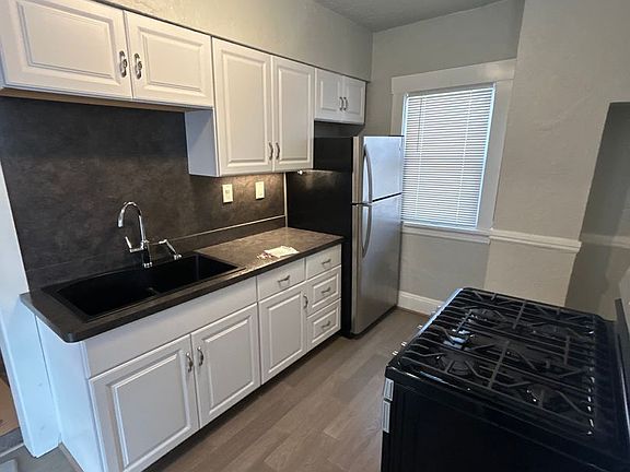 3rd image of 647 Eddy Rd