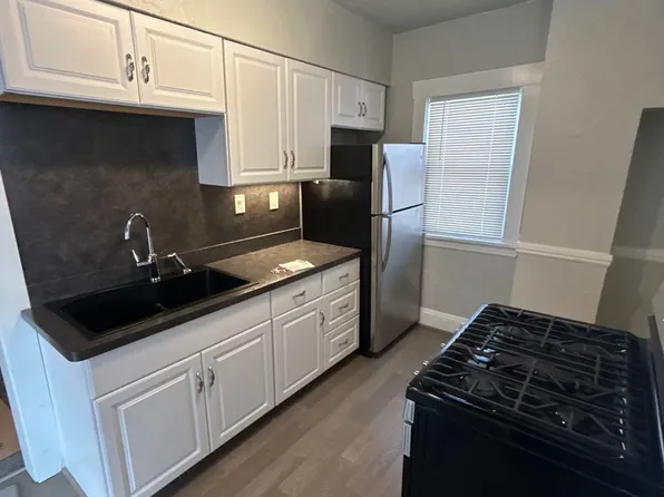 647 Eddy Rd, Cleveland, OH 44108