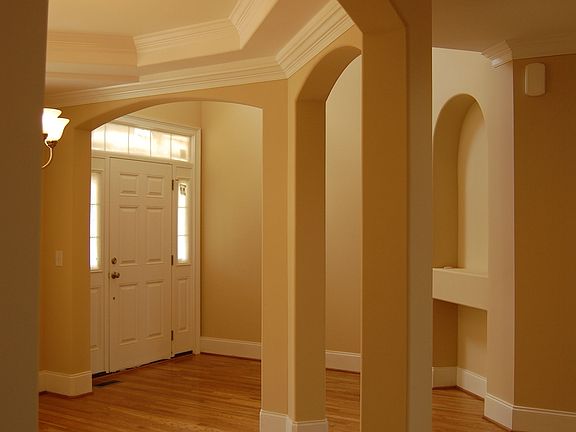 Signature archways for formal dining.