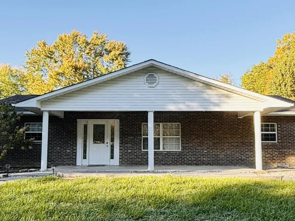 702 Iris Ave, Jamestown, TN 38556