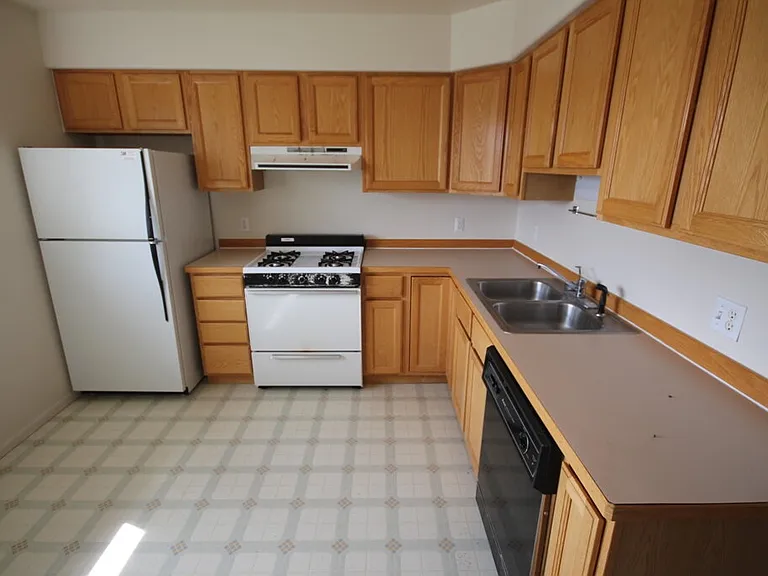 607 11th St #1 — Photo 3