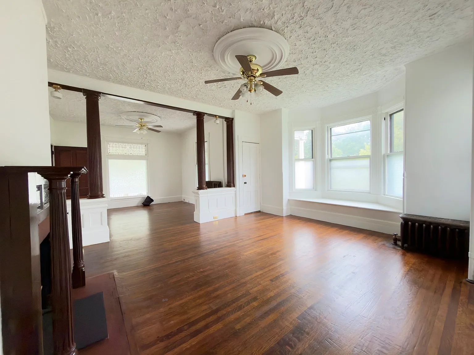 2 bed, 1.0 bath, 1385 sqft, $1,700 — Photo 4