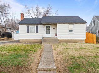 805 Crescent Dr, Grandview, WA 98930