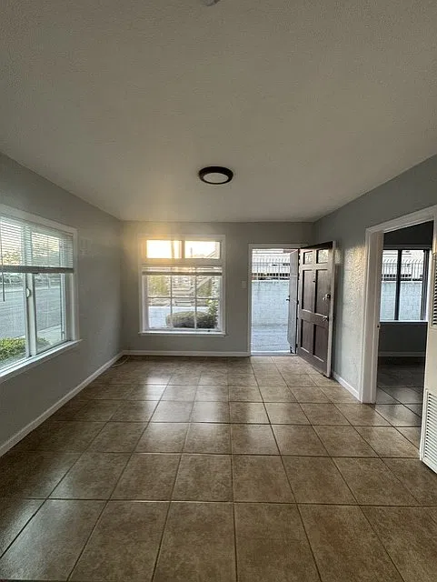 4051 W Rosecrans Ave #1