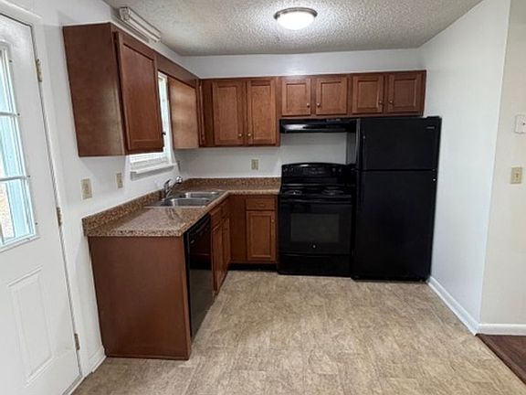 4th image of 1981 Ridgeview Dr NW