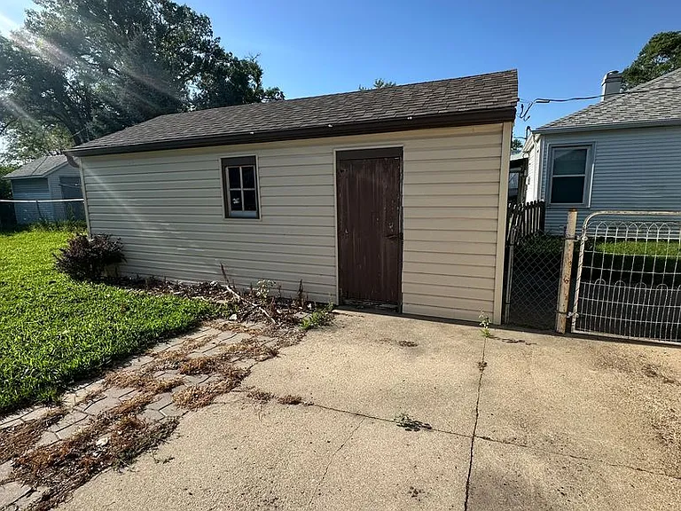 610 Gerecke St — Photo 3