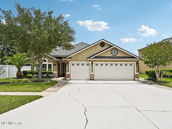 2nd image of 164 TERRACINA Drive
