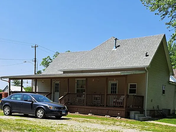 702 S Main St, Fillmore, IL 62032