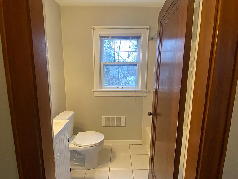 480 Brevoort Rd — Photo 16