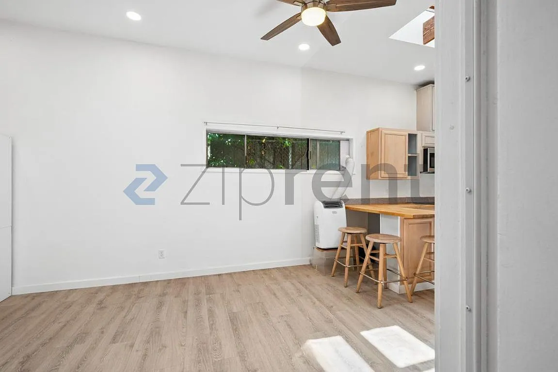 1 bed, 550 sqft, $1,895 — Photo 2