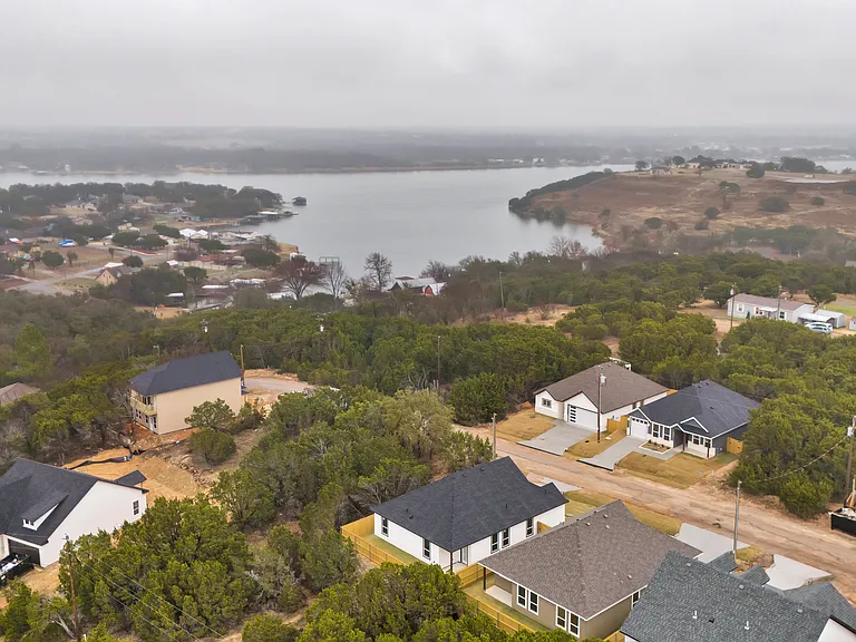 5618 Barkridge Dr — Photo 32
