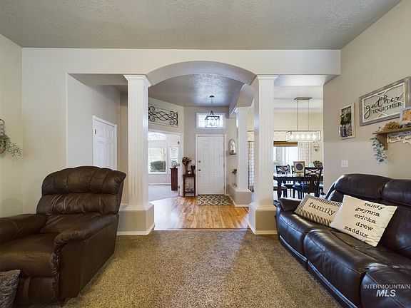 2nd image of 865 Clifford Dr