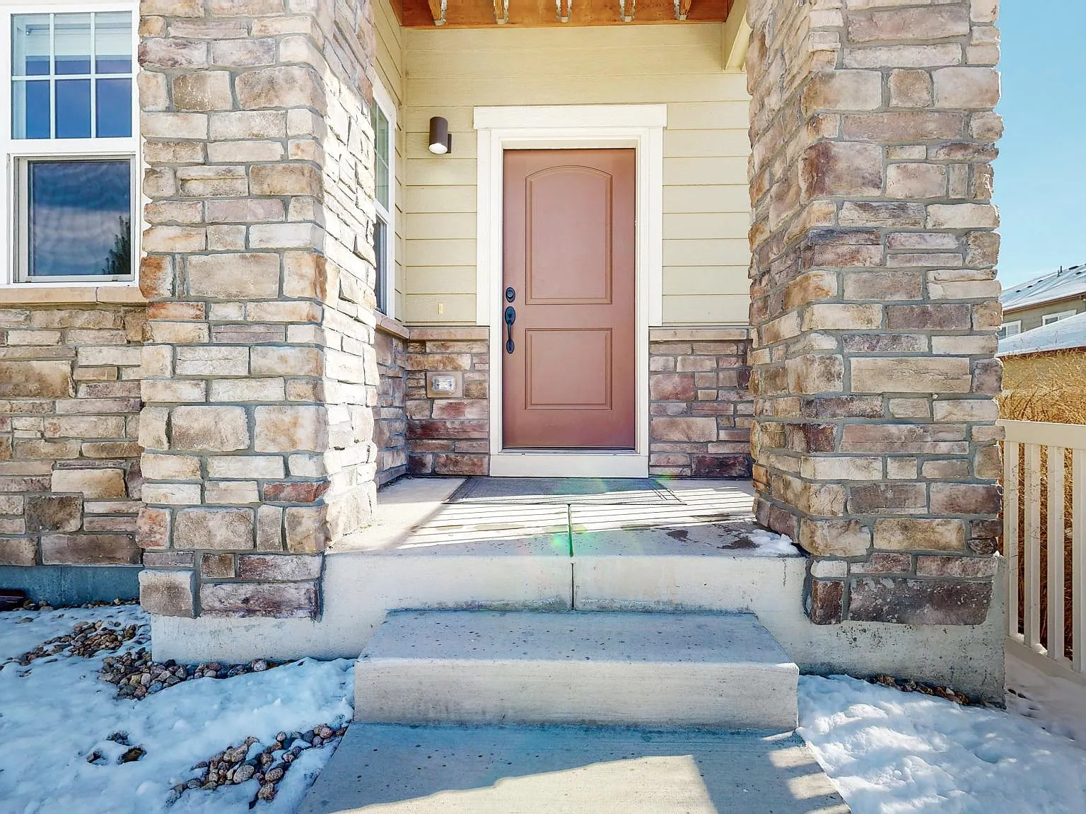 4902 Northern Lights Dr — Photo 2
