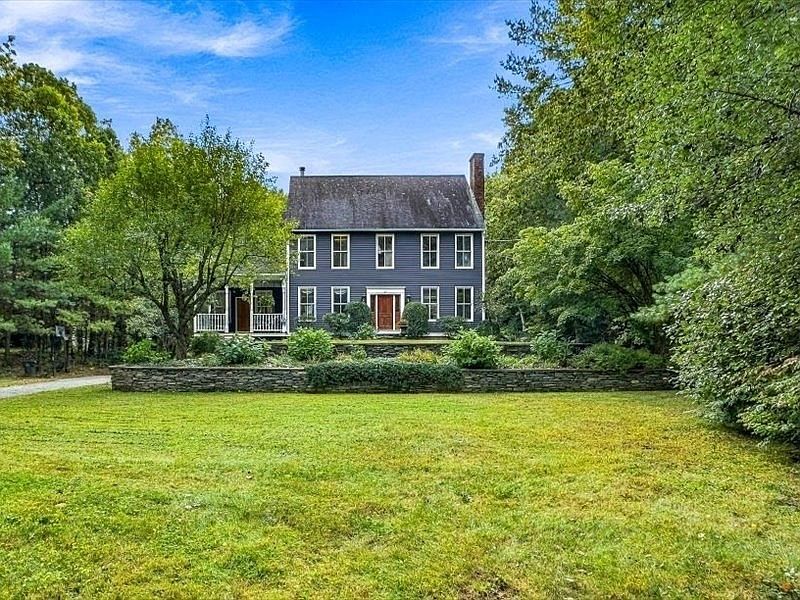 1st image of 63 Wood St