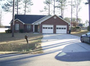 5786 Bear Creek Cir, Fayetteville, NC 28304