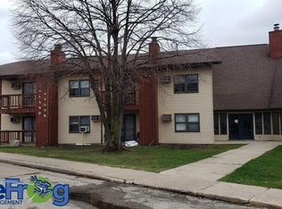 406 1st St APT 1, Neenah, WI 54956