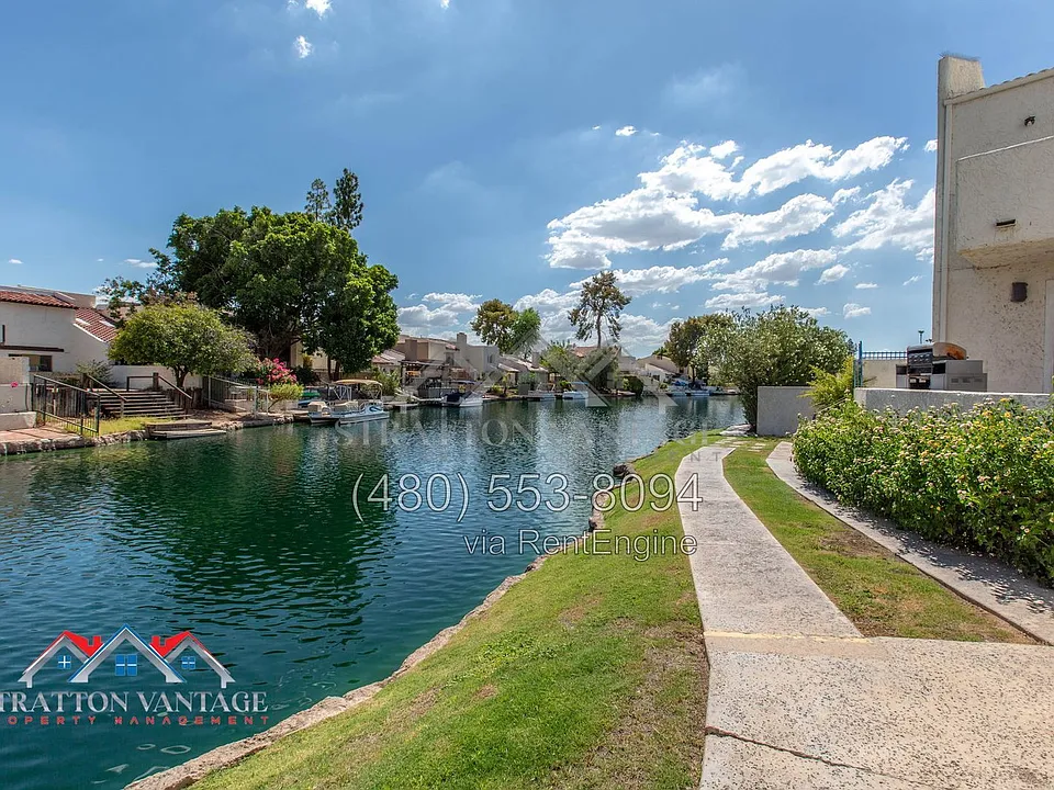 1143 E Sandpiper Dr #109