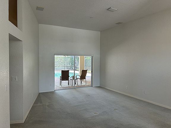 4th image of 534 Old Oak Cir