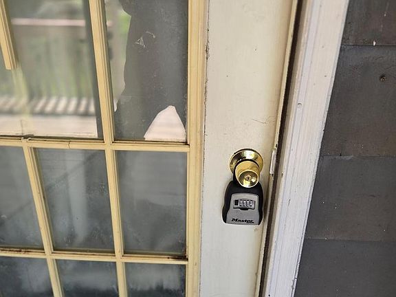 3rd image of 4222R Upper Beckleysville Rd