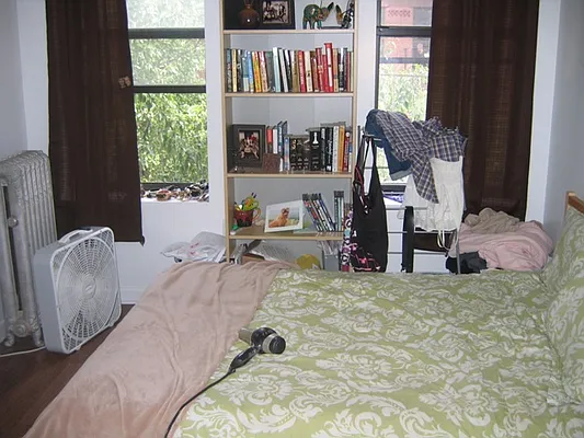 Rented by Perry Associates NYC Inc | media 41