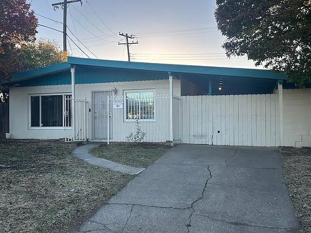 5504 55th St photo 1