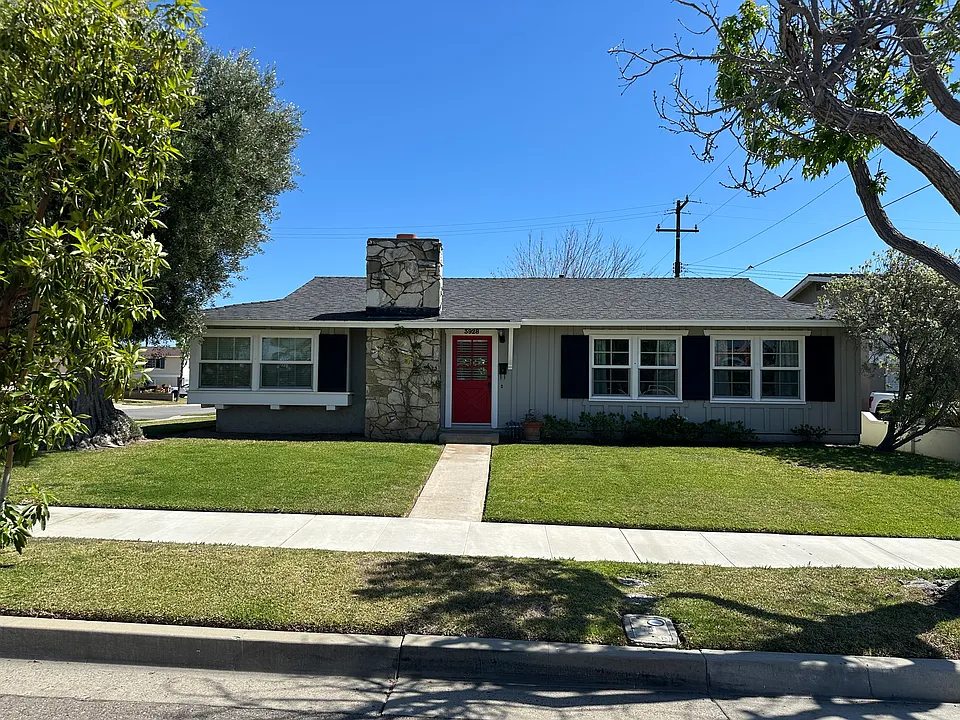 3928 E Silverleaf Ave