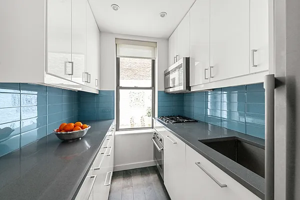 Sold by Compass | media 6