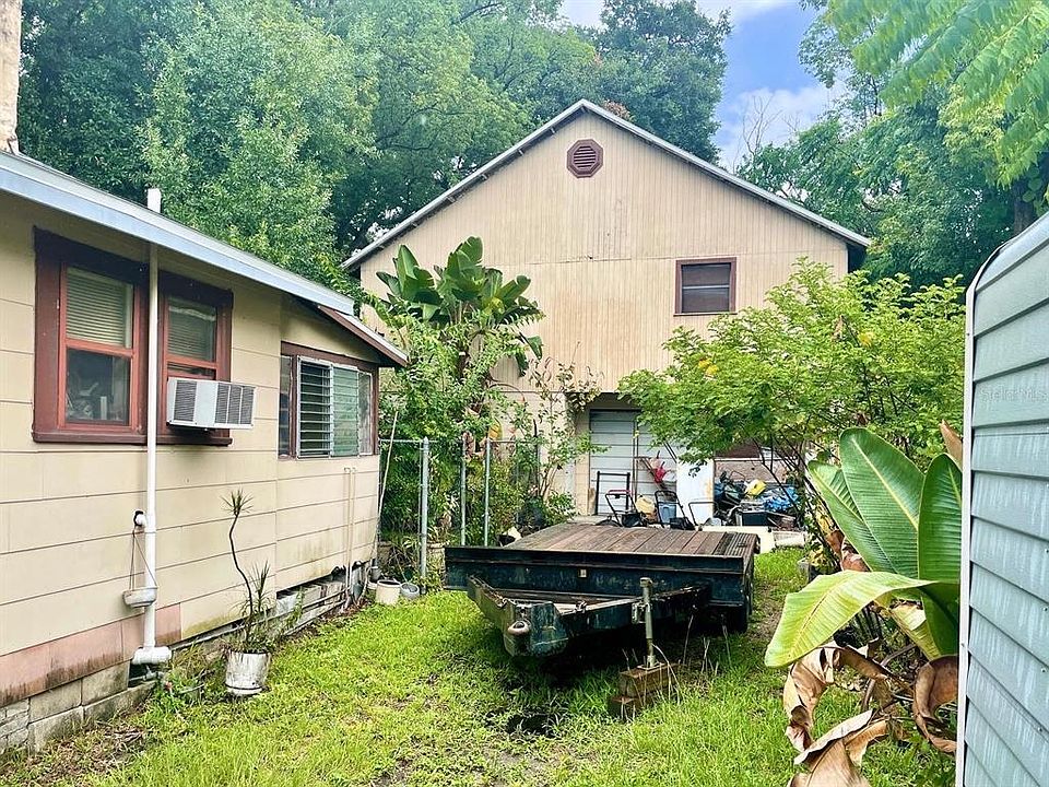 2nd image of 807 Grand St