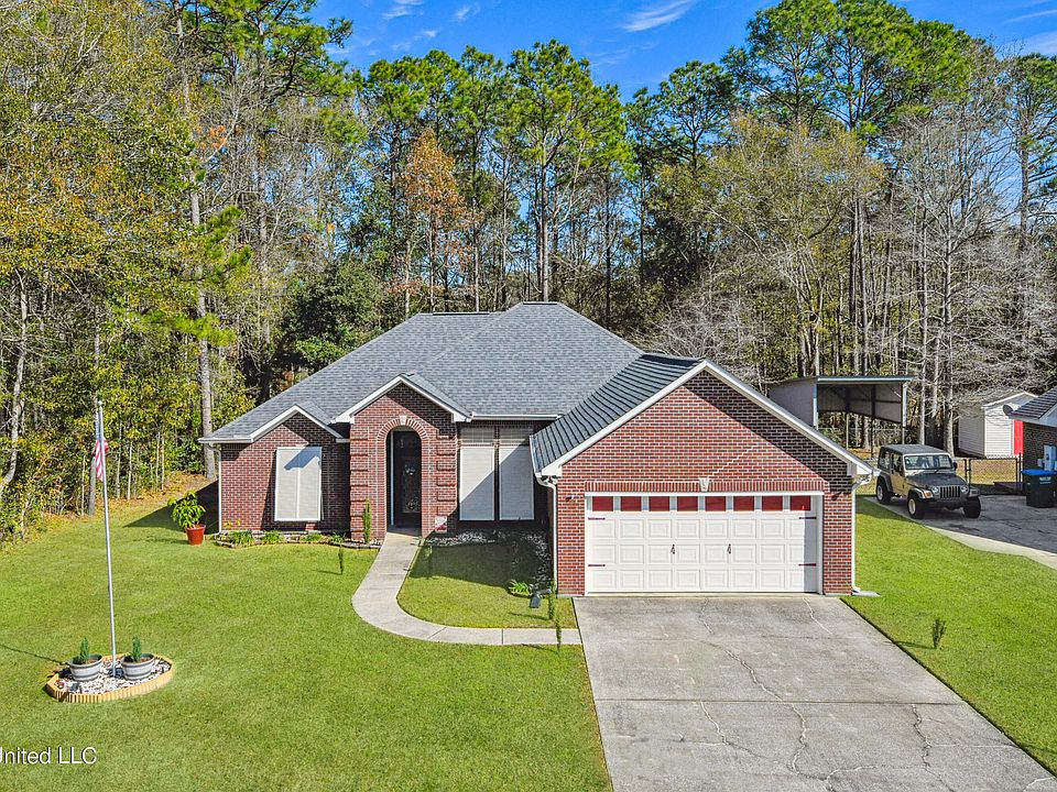 1st image of 2114 Parkview Dr